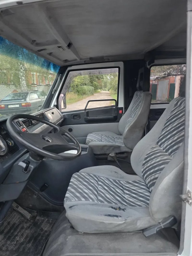 Продам Mercedes MB 100 в идеальном состоянии — фото 5