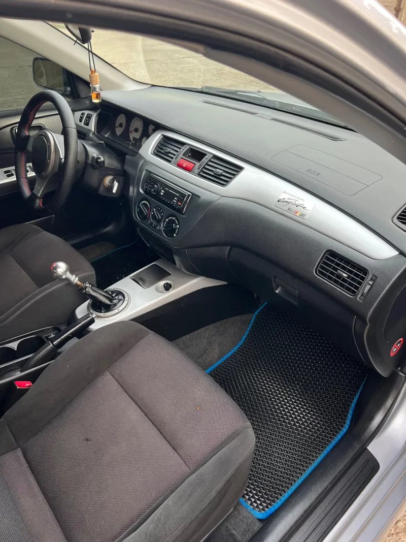 Продам Mitsubishi Lancer 2.0 спорт — фото 3