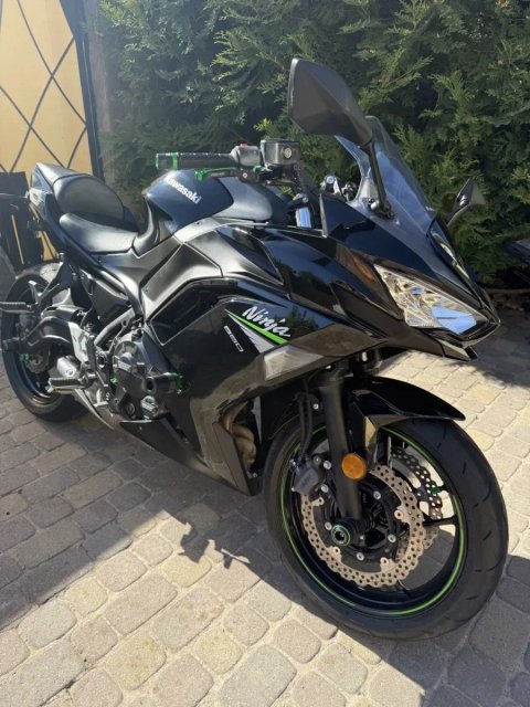 Продам мотоцикл  KAWASAKI Ninja 650