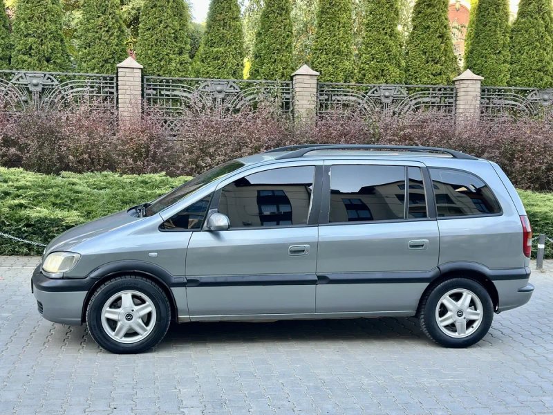 Продам OpeL Zafira 2003 рік,2.0 Дизель,7 місць. — фото 2