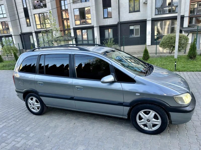 Продам OpeL Zafira 2003 рік,2.0 Дизель,7 місць. — фото 8