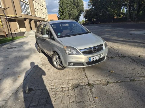Продам Опель Зафіра Б 1.9 дизель автомат.  Opel Zafira B