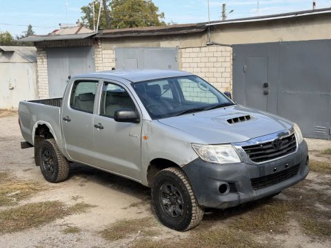 Продам пикап Toyota Hilux 4x4 2012 год возможен обмен