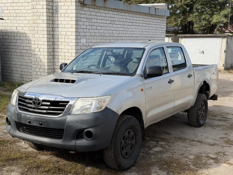 Продам пикап Toyota Hilux 4x4 2012 год возможен обмен — фото 4