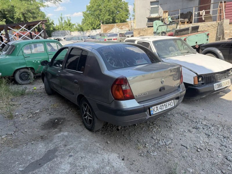 Продам Рено Клио 1.6 бензин цена на пару дней — фото 6