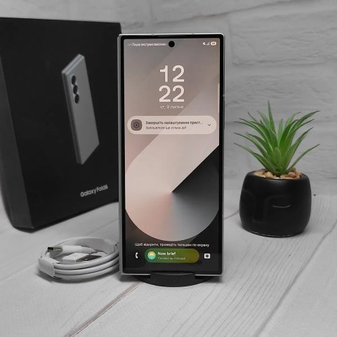 Продам телефон Samsung Fold 6 12/256Gb NFC в гарному стані