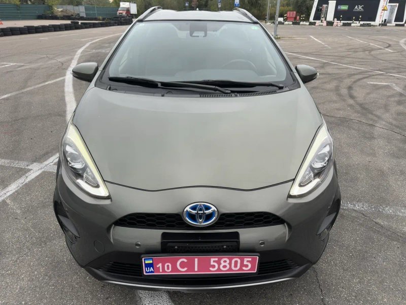 Продам Toyota Aqua 1.5 Crossover гібрид 2019 — фото 2