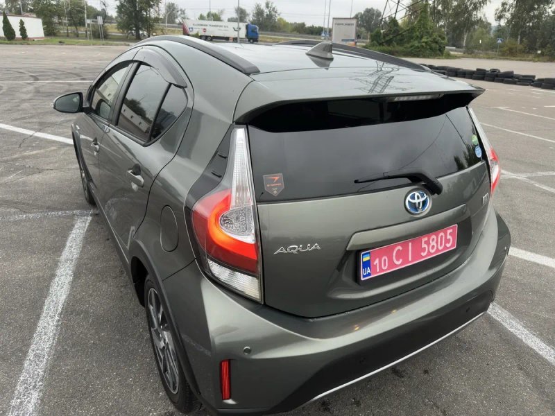 Продам Toyota Aqua 1.5 Crossover гібрид 2019 — фото 6