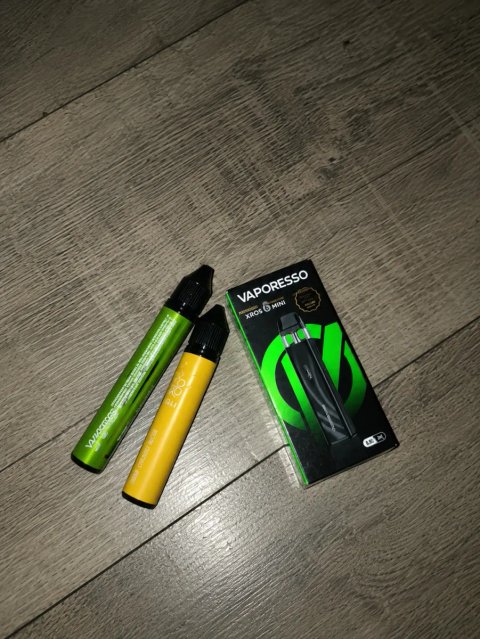 Продам Vaporesso XROS 6 Mini + 2 картриджі по 3 мл (0.6 Ом і 0.8 Ом) + 2 рідини Lucky Salt по 30 мл