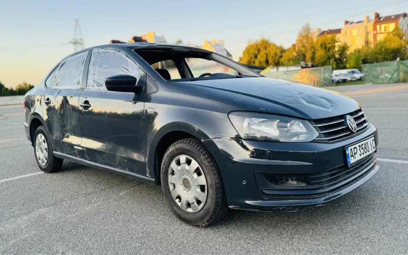 Продам Volkswagen Polo 2016 рік, 1.6 газ/бензин МКПП після обстрілу! — фото 2