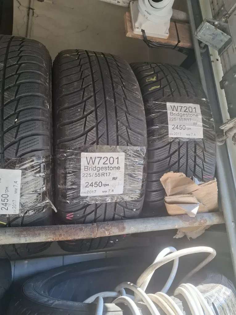 Продам зимові шини, колеса 225/55 r17 — фото 2