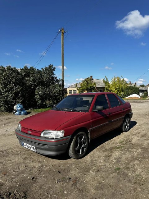 Продаю форд эскорт 1991