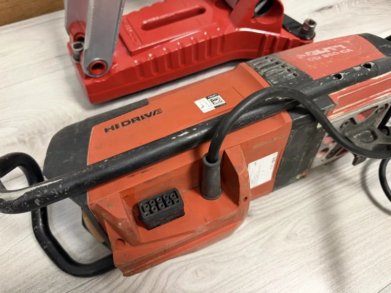 Професійна алмазна бурильна установка Hilti DD 350-CA на оригінальній станині Hilti DD-HD 30 — фото 6
