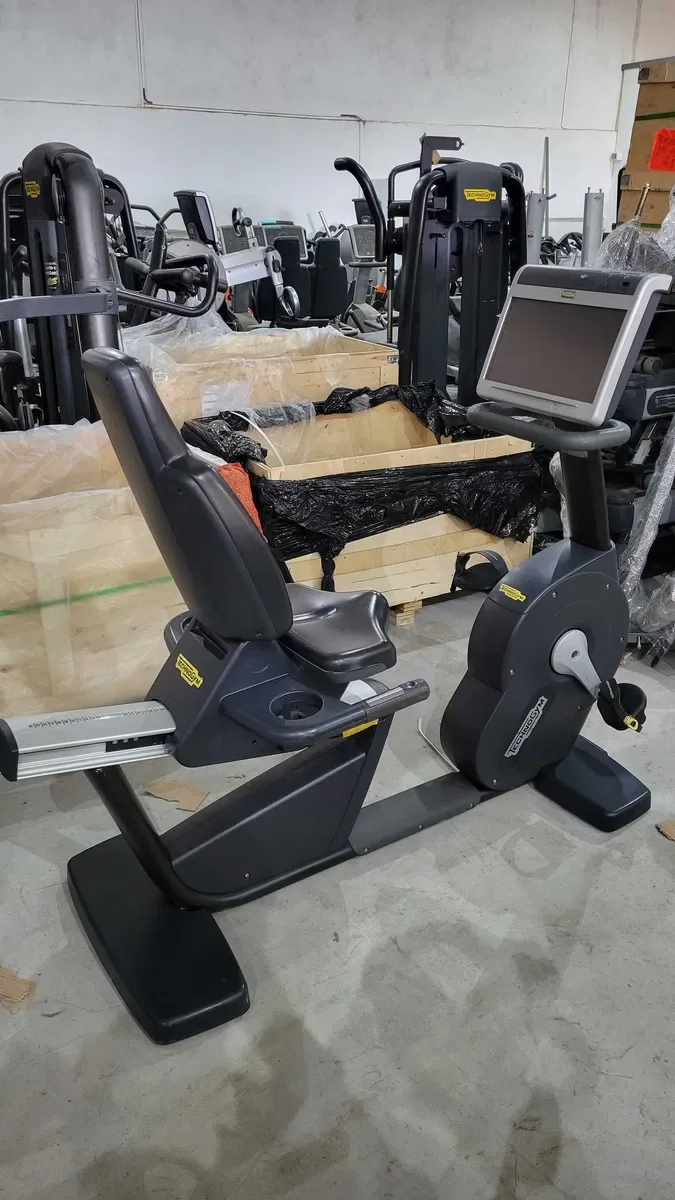 Професійний Велотренажер Technogym Техножим 700 Unity Горизонтальний — фото 2