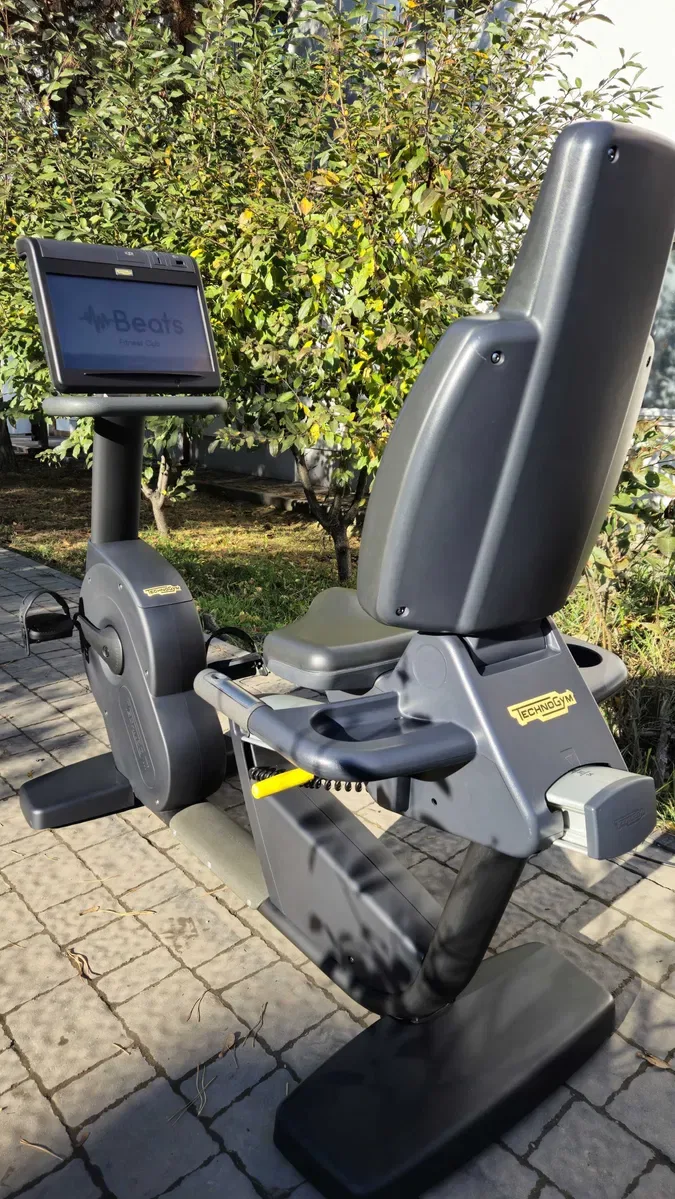 Професійний Велотренажер Technogym Техножим 700 Unity Горизонтальний — фото 4