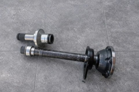 Промвал Volkswagen т4 2.5 Проміжуточна полуось т4 2.5 полувісь 2.5 т4