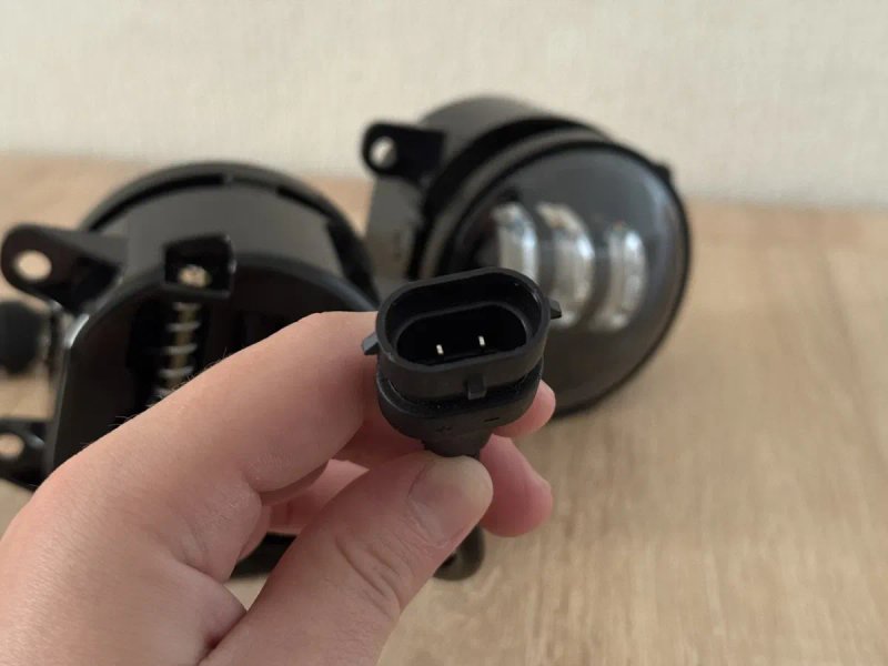 Противотуманки LED туманки Renault Nissan Subaru Ford Mitsubishi Honda штатные лед туманки белый желтый свет, с ангельскими глазками ближний свет — фото 7