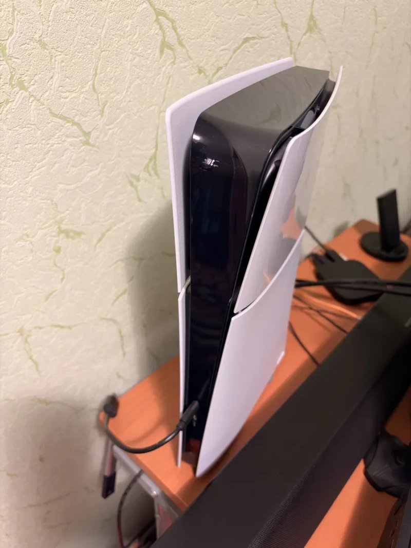 Ps5 slim 1 tb в новом состоянии — фото 2