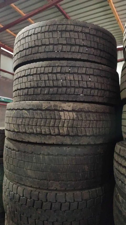 28570 R19.5 Б/У Шина