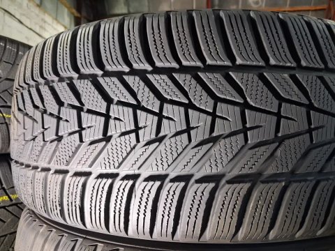 Разноширокий комплект 245/40 ; 275/35 R20 Hankook Isept Evo 3 шини б/у зима