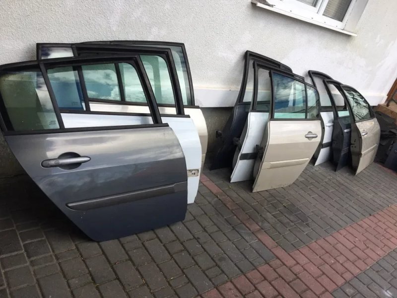 Renault megane 2 двері дверь молдинг є вибір кольорів — фото 2