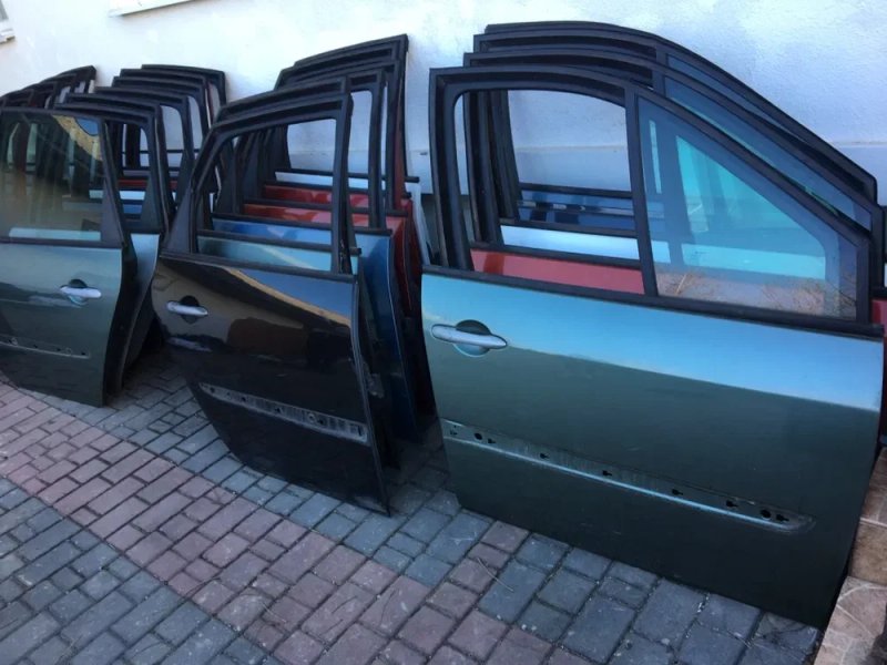 Renault scenic 2 двері дверь дверка скло молдинг  меган 2 шкло — фото 2