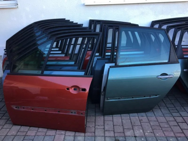 Renault scenic 2 двері дверь дверка скло молдинг  меган 2 шкло — фото 3