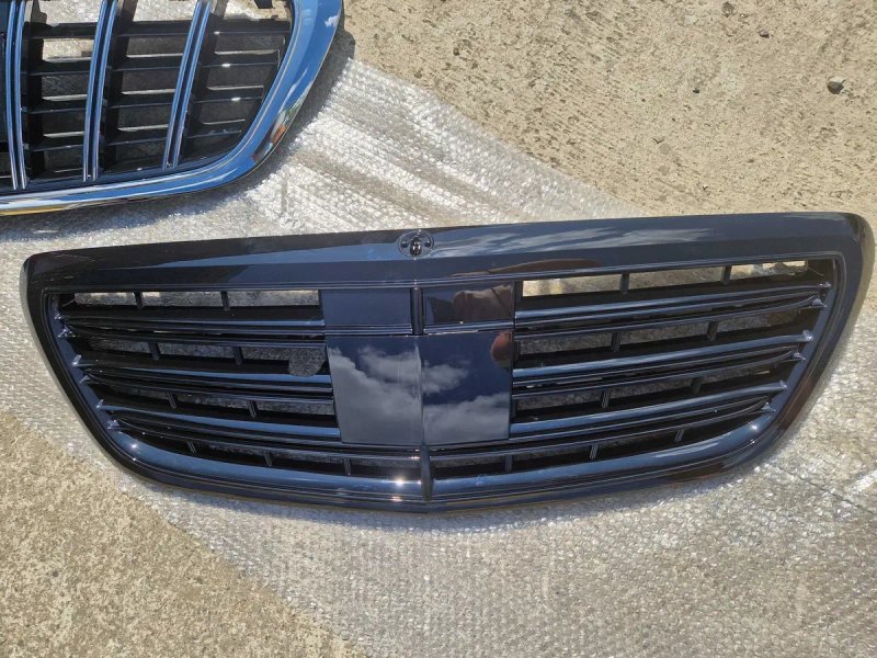 Решетка радиатора Chrome Black/Black под ночное видение и камеру GT на Mercedes-Benz S-Class W222 2013-2017 года. — фото 7