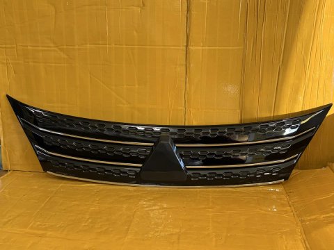Решітка радіатора Mitsubishi Outlander Аутлендер 4 20-24 62310W120P