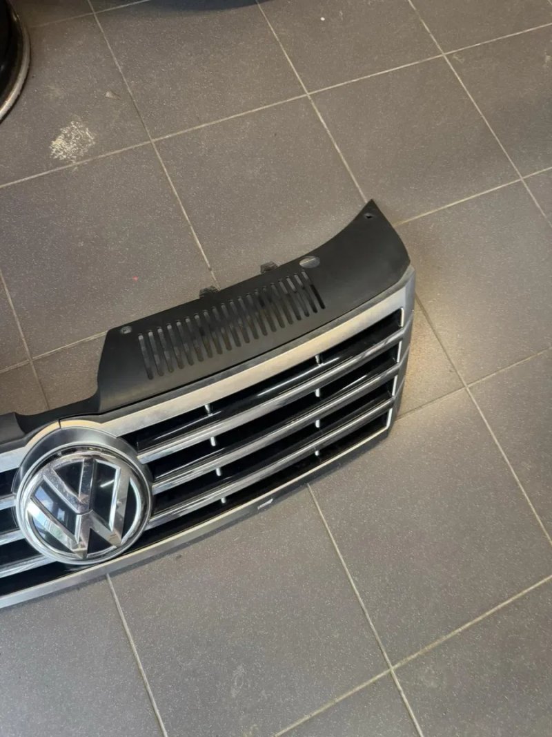 Решотка радиатора Европа на passat b7 b8 cc skoda a7 golf 7 решітка гриль — фото 5