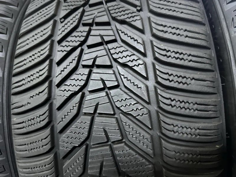 Резина 235/40/19 Hankook R19 зима комплект 2024 95% залишок — фото 3