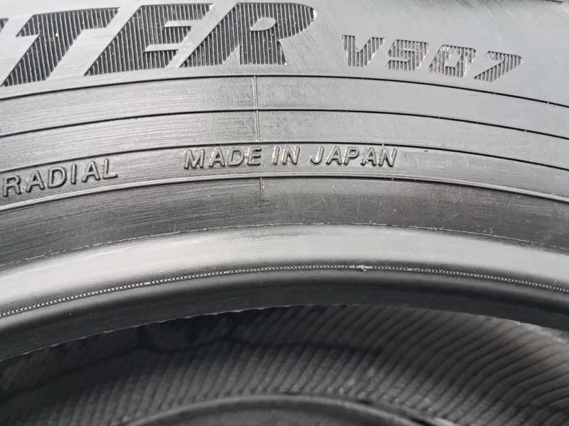 Резина зимова, НОВА, 225/55 R19 Yokohama Advan Winter V907 2025 рік — фото 4