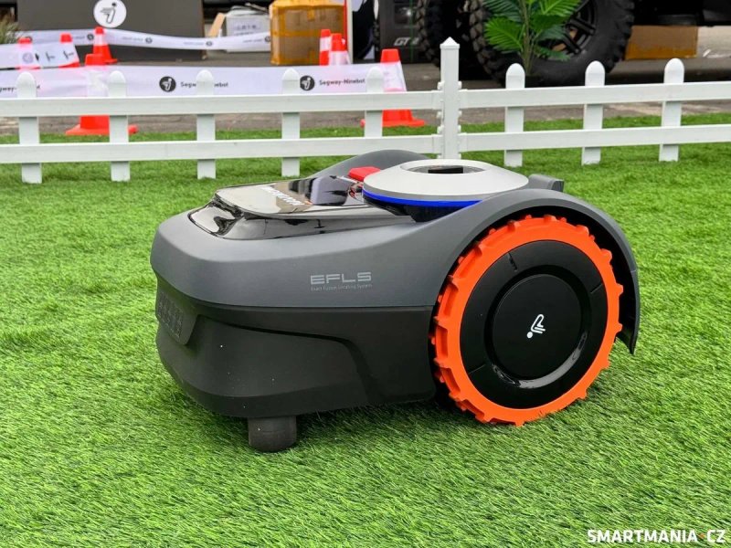 Роботизована бездротова газонокосарка-робот Segway Navimow i108 косарка — фото 4