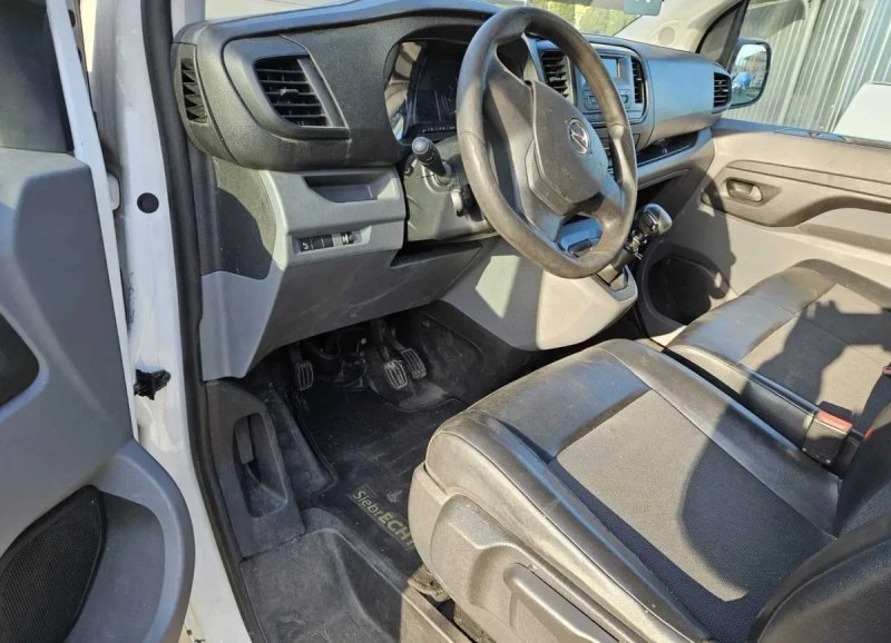 Розборка Opel Vivaro 2016 - 2026 Бампер передній / задній Запчастини Опель Віваро — фото 6