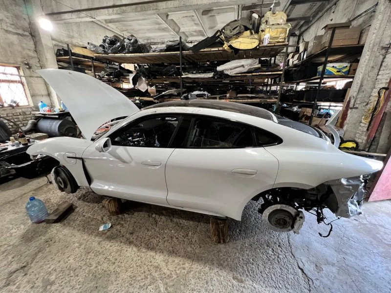 Розборка Porsche Taycan 4S — фото 6