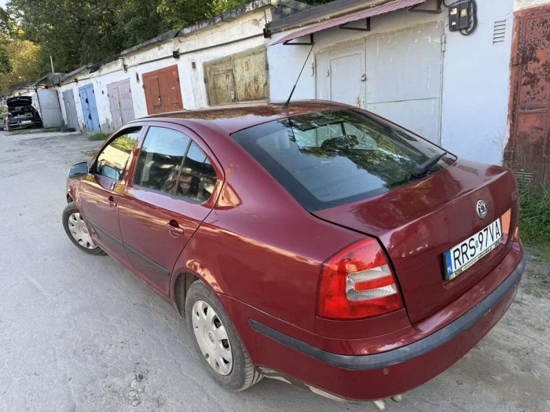 Розборка Шкода Октавія А5 дорестайл 1.9 дизель Автомат ДСГ хетчбек Skoda Octavia A5 Бампер Капот Крило Фара  Телевізор Підсилювач Розбирається Шрот — фото 4