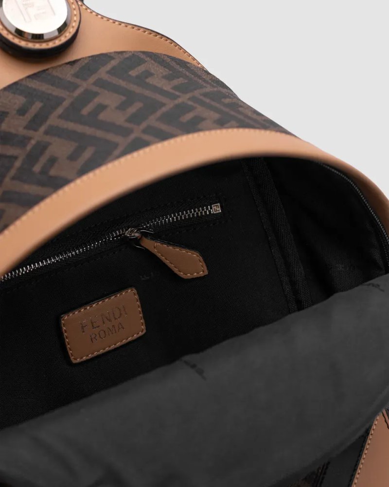 Рюкзак жіночій Fendi Chiodo Small Fendi Diagonal Brown FF Canvas Backpack копія 1:1 — фото 3