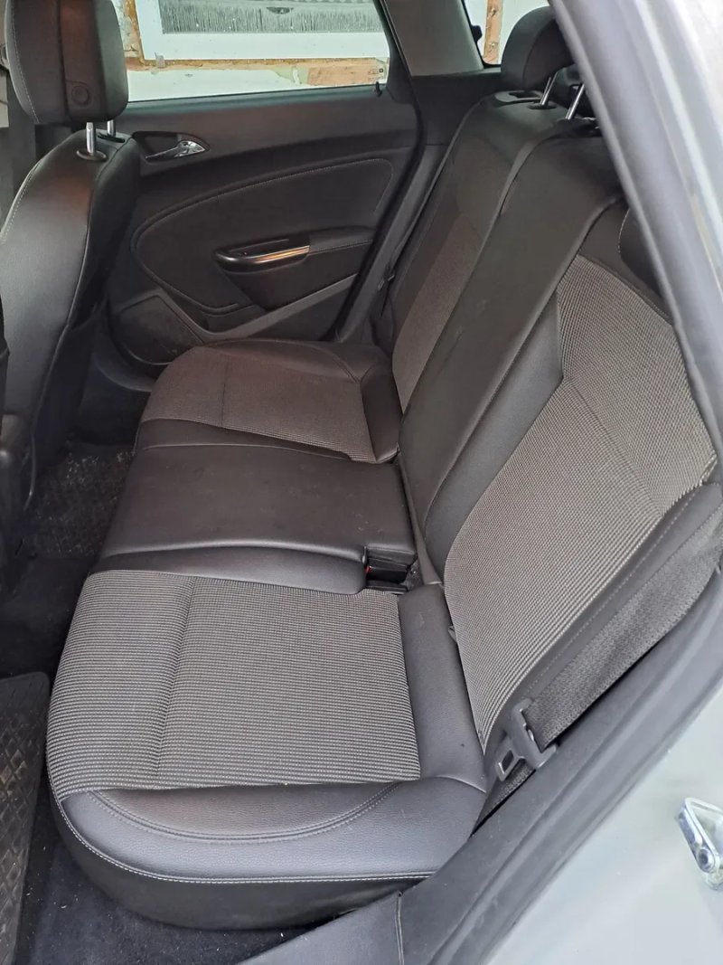 Салон сидіння Opel Astra J універсал хечбек — фото 2