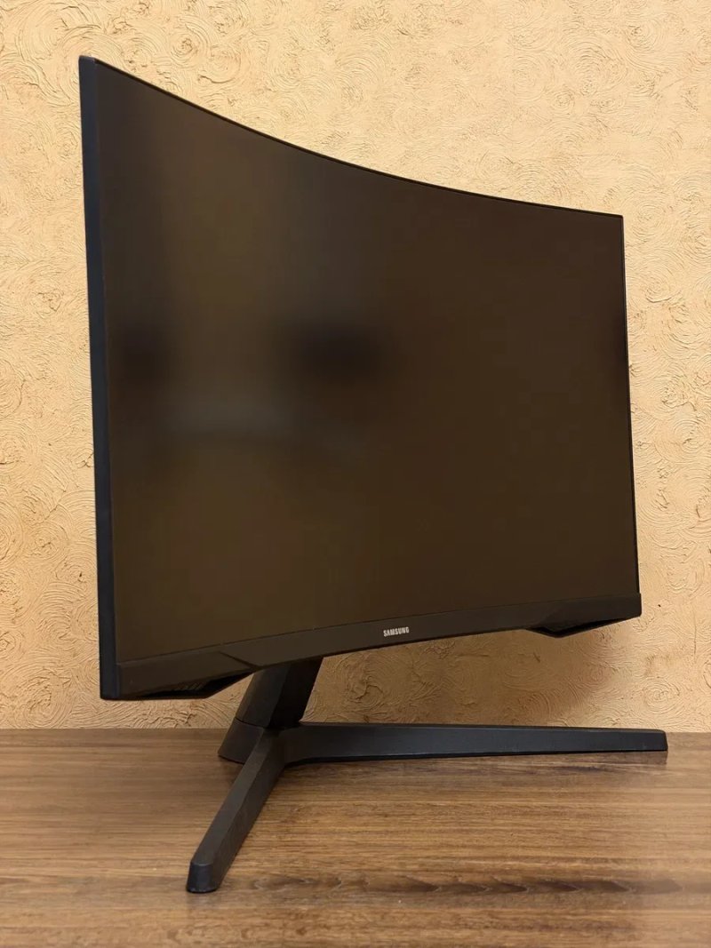 Samsung C27G55TQBI 27" 144Hz — ігровий монітор — фото 2