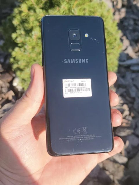 Samsung Galaxy A8 2018 4/32 ГБ — чорний