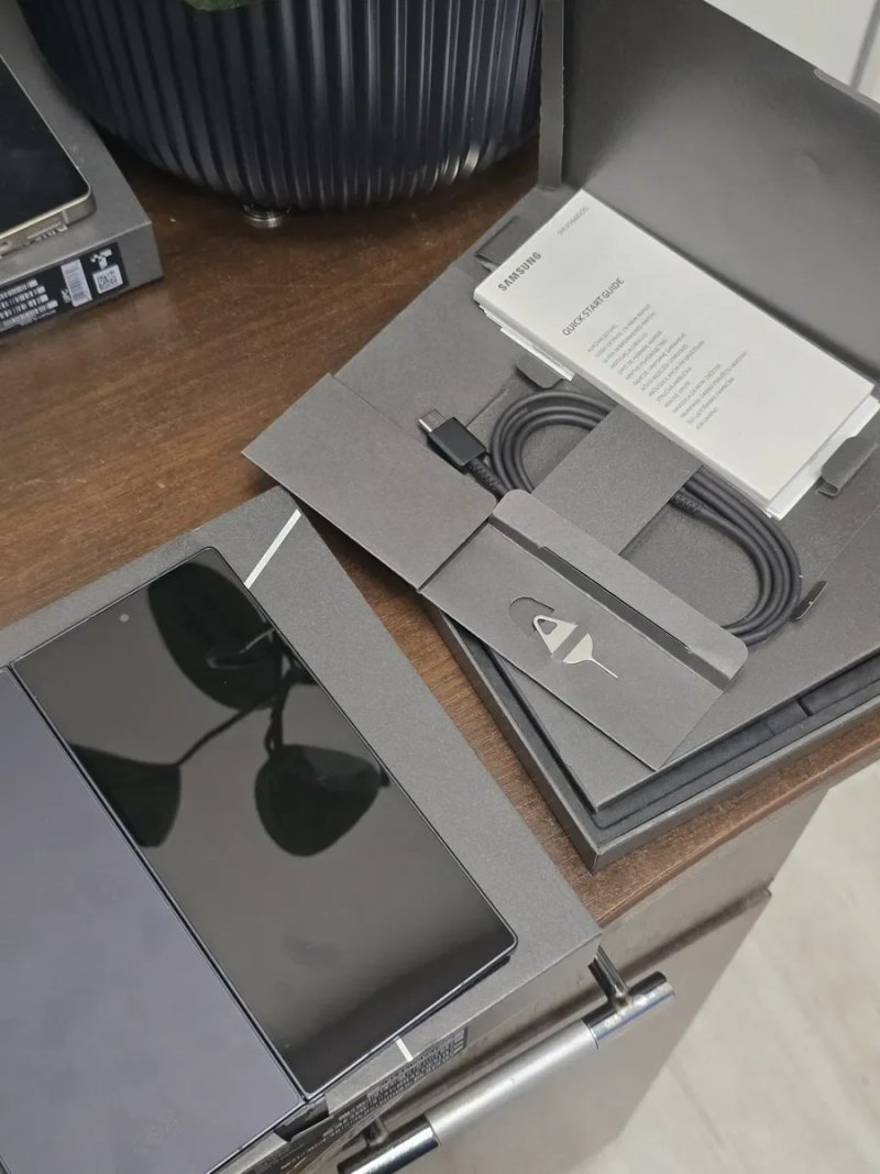 Samsung Galaxy Fold 7 12/512gb відмінний — фото 2