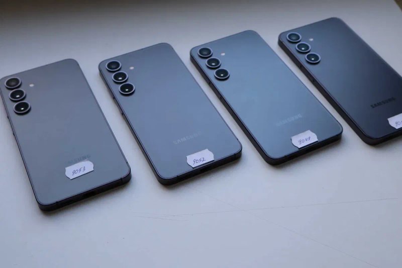 Samsung Galaxy S24 128Gb SM-G921U Marble Grey Оригінал! — фото 8
