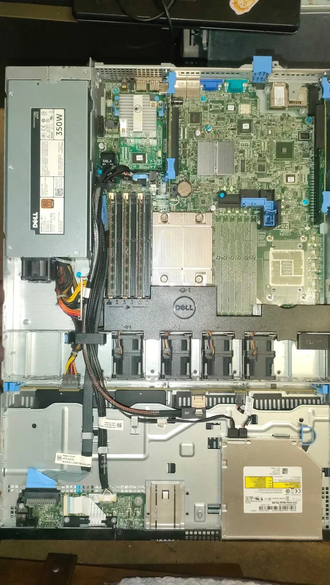 Сервер 1U Dell PowerEdge R320 Xeon E5-2470V2 +4 корзины 2.5 — фото 2