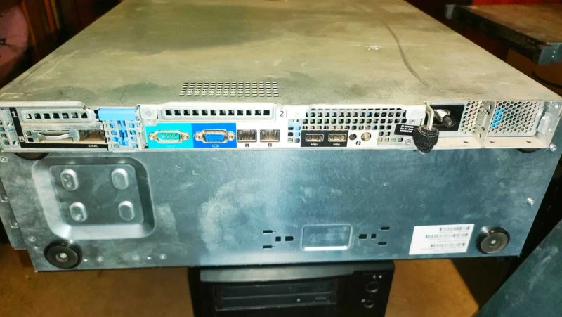 Сервер 1U Dell PowerEdge R320 Xeon E5-2470V2 +4 корзины 2.5 — фото 3