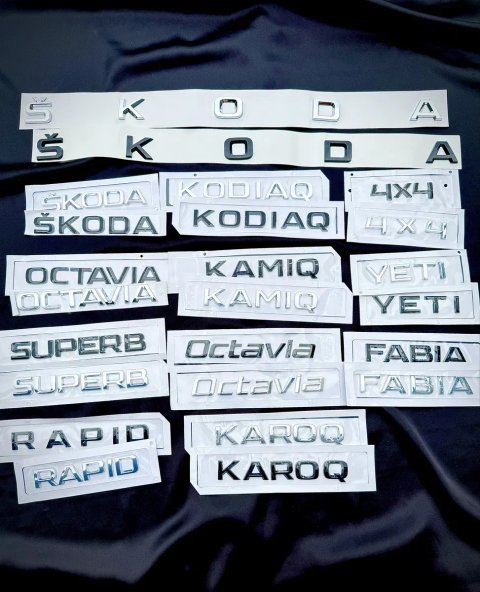 Шильдик на багажник Шкода напис на кришку багажника Skoda логотип