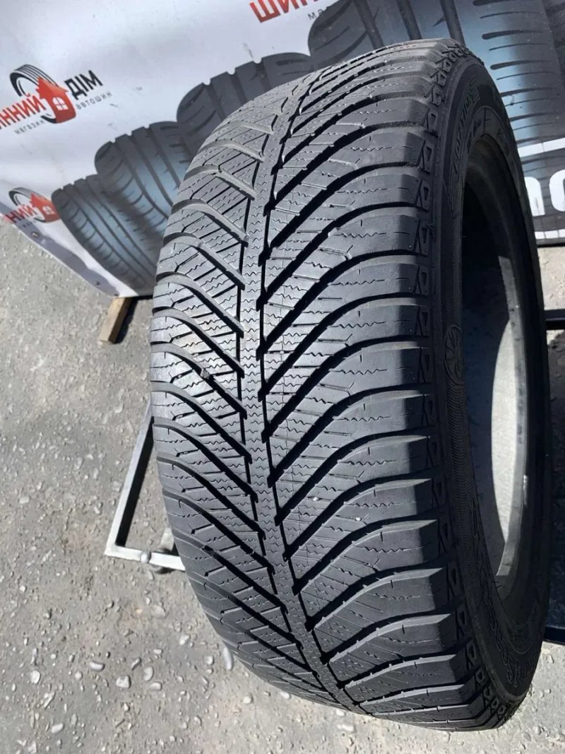 Шина 215/55 R16 Goodyear одиночка всесезонн 6,5 мм — фото 3