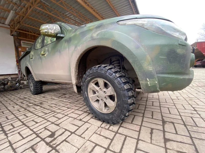 Шина 245 70 16 грязьова болотна резина МТ Trepador 4x4 — фото 5