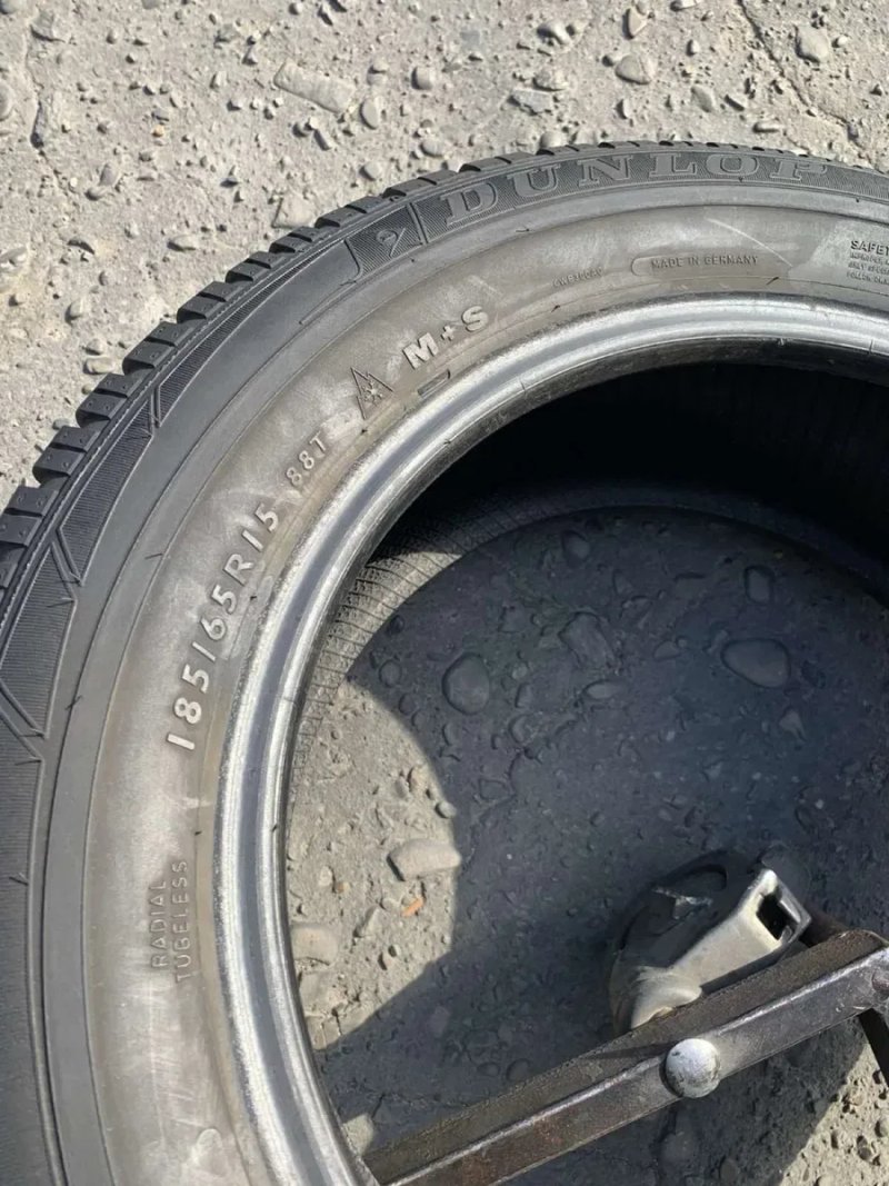Шини 185/65 R15 Dunlop 2023р зима 7,4мм — фото 5