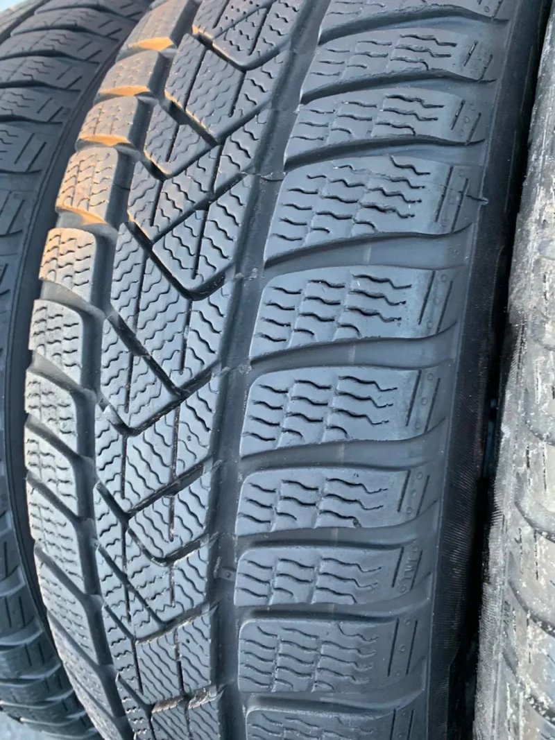Шини 205/60 R17 Pirelli  зима 6,8/7мм — фото 3