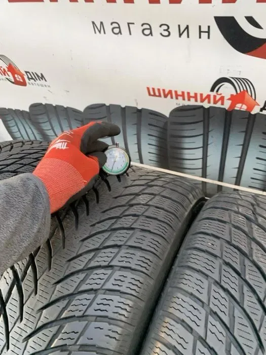 Шини  215/55 R17 Nokian зима  6/6,5 мм — фото 2